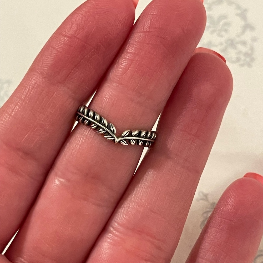 Pandora leaf ring!!